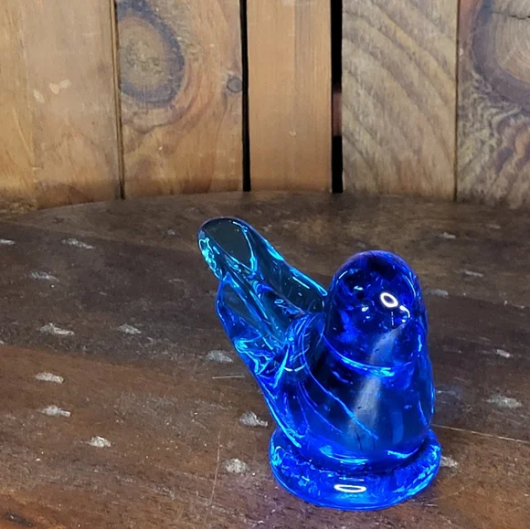Blue Glass Bird Figurine - Picture 14 of 16